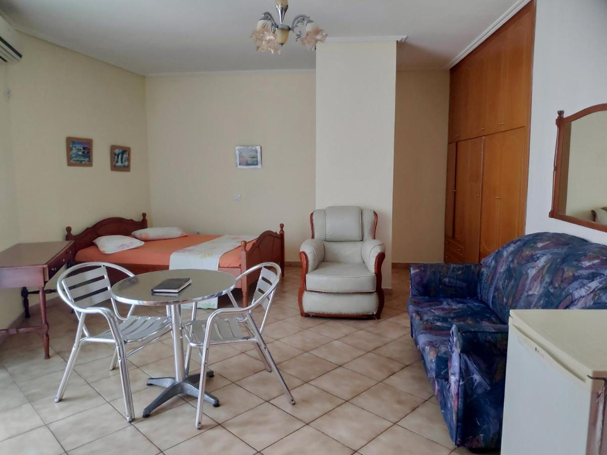 סרנדה Private Studio Sea View 2 Minutes Away From Beach מראה חיצוני תמונה