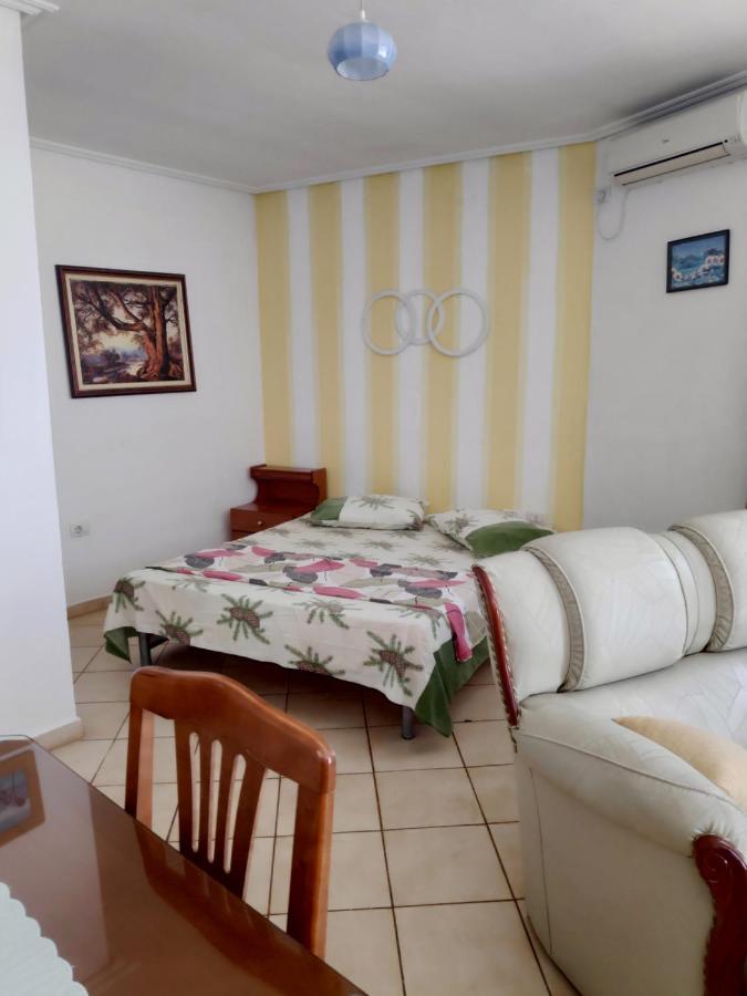 סרנדה Private Studio Sea View 2 Minutes Away From Beach מראה חיצוני תמונה